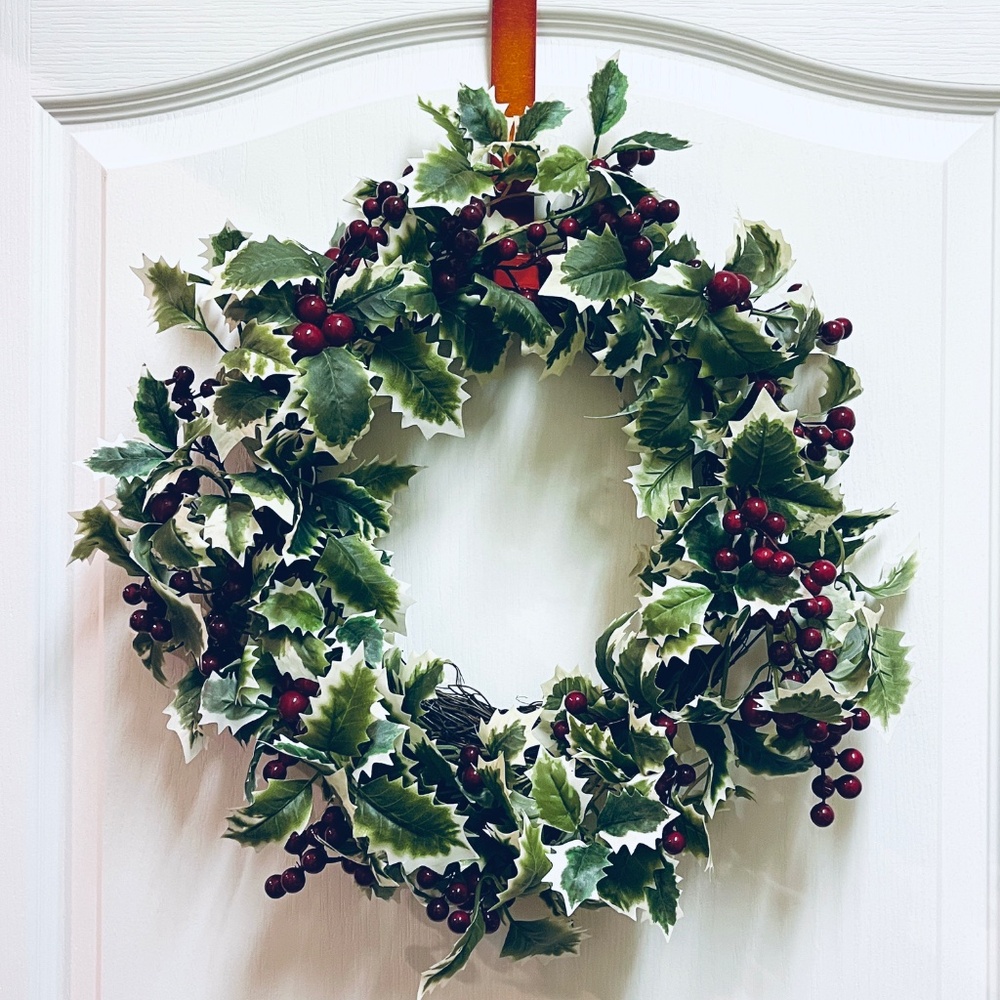 Christmas Hollyberry 18 inch Wreath Red Berries Front Door Holiday Decor